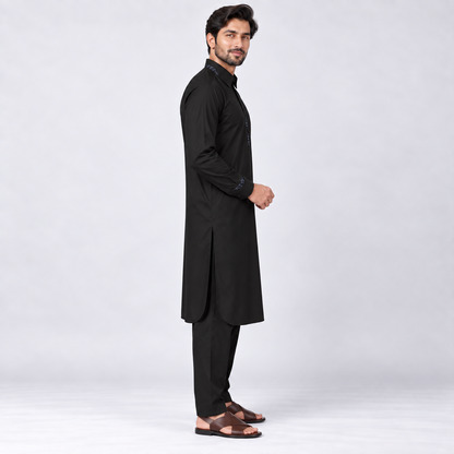 Classic Black Men’s Shalwar Kameez with Contrast Accents