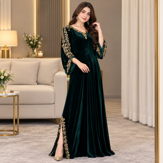 Emerald Elegance – Luxury Velvet Gown