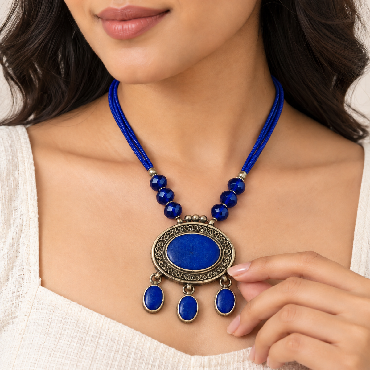 Vintage Royal Blue Stone Pendant Necklace – Antique Gold Bohemian Jewelry